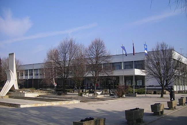 Nyitott ajtó a jövő felé – Gúta város vezetése a fiatalokat hívja a közéletbe