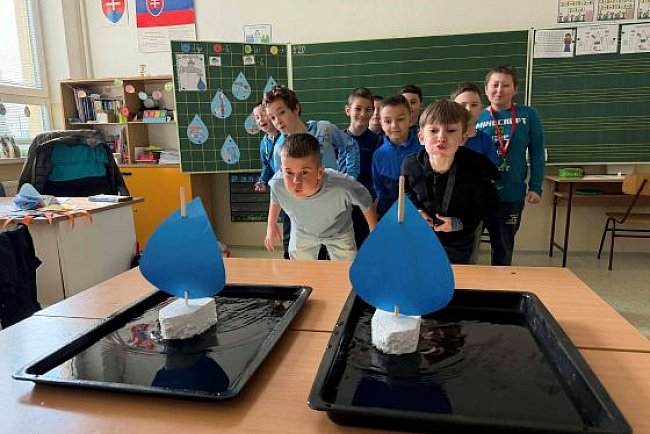 Játékos tanulás és alkotás a víz körül