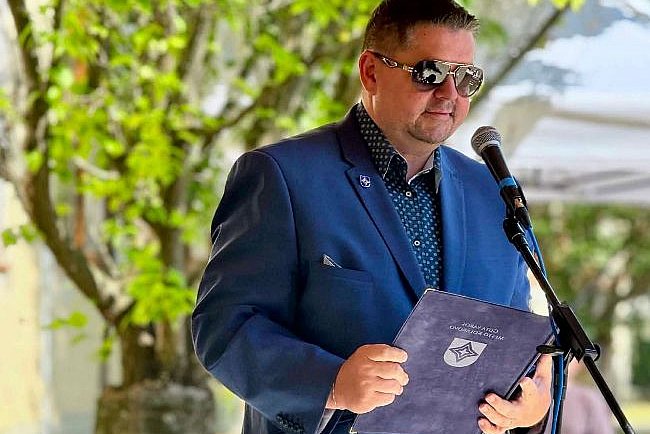 Új iskola, Új piac, Új áruház – Halász Béla rendkívüli bejelentkezése 