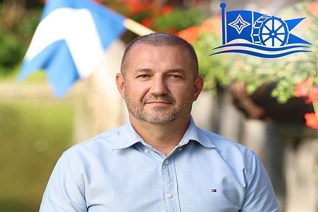 „A cél az, hogy gyermekeim is itt maradjanak... és szeressenek itt élni“ - bemutatkozik Kertai Krisztián képviselőjelölt