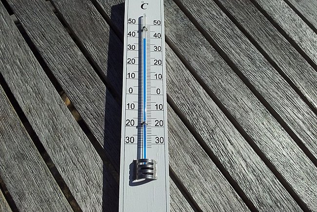 Elsőfokú hőségriasztás lesz érvényben Szlovákia egyes területein