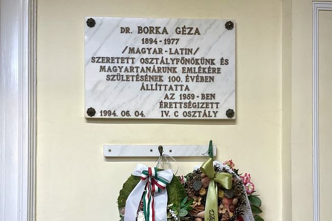 Nem feledjük nagyjainkat- emléktáblát kap Gútán Borka Géza