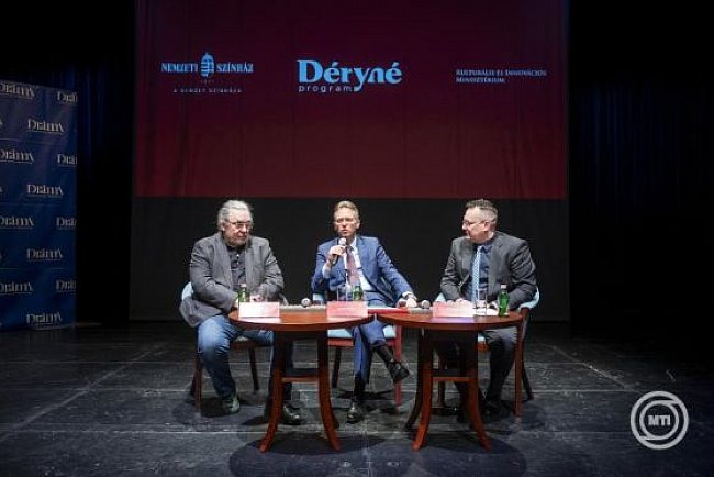 Hankó Balázs: márciusban útjára indul a Határtalan program