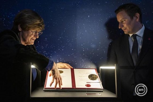 MTA-közgyűlés - Megnyílt a Varázshatalom című tárlat a Magyar Nemzeti Múzeumban